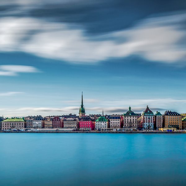 Γιατί η Σουηδία δεν εφαρμόζει περιοριστικά μέτρα για τον κορονοϊό