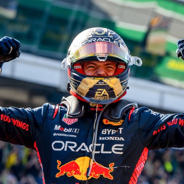 Max Verstappen vs το ταχύτερο drone κινηματογράφησης που υπάρχει