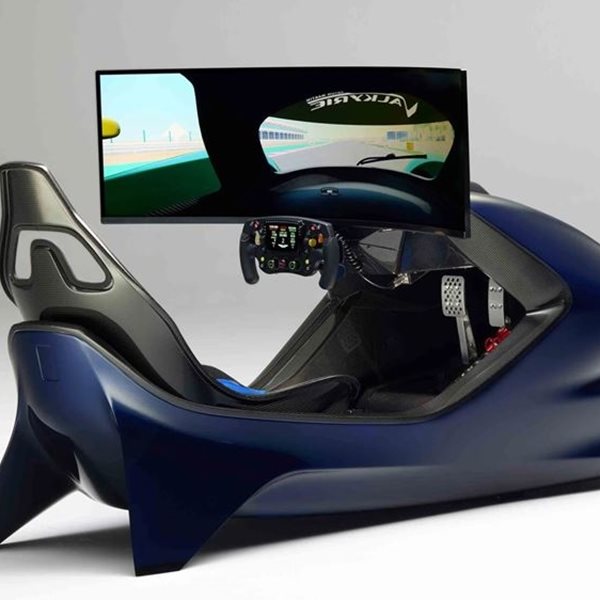 Ο προσομοιωτής οδήγησης μιας Aston Martin Valkyrie κοστίζει πολύ ακριβά (εικόνες)