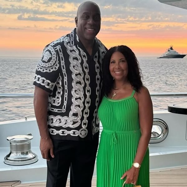 Ζηλέψαμε την πολυτελή θαλαμηγό του Magic Johnson που 'οργώνει' το Ιόνιο (βίντεο)