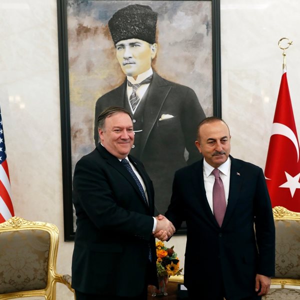 O Mevlut Cavusoglu απειλεί ότι η Ελλάδα θα πάθει "ζημιά"