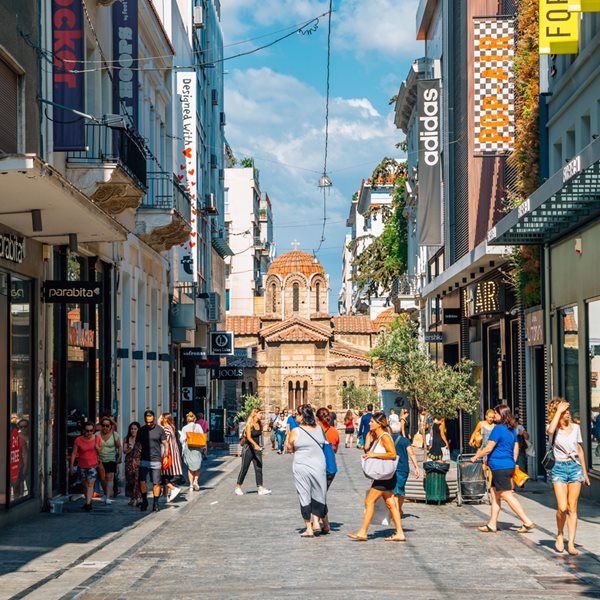 Πρεμιέρα για τις θερινές εκπτώσεις