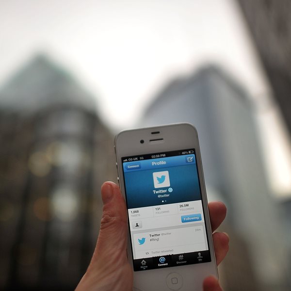 Το Twitter βάζει τέλος στα fake news για τα εμβόλια κατά της Covid-19