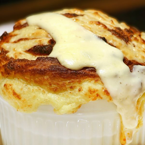 Το πιο τυρένιο σουφλέ που έχεις δοκιμάσει ποτέ