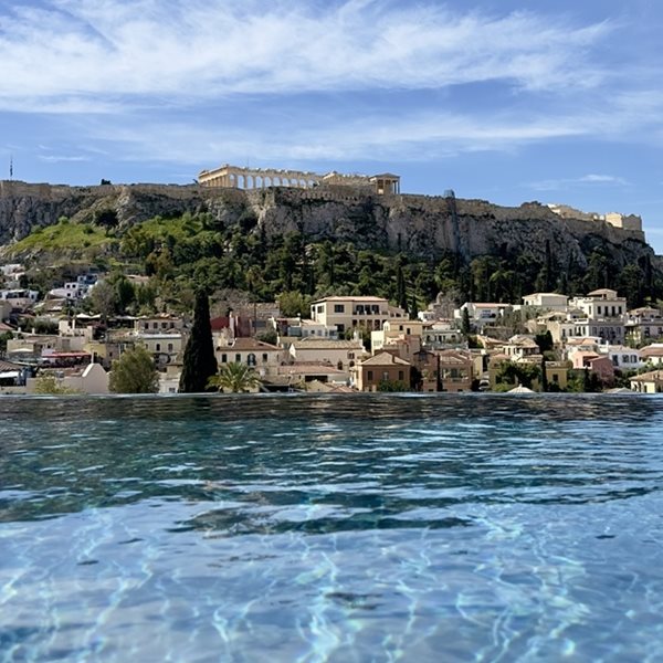 THE DOLLI: "To ομορφότερο ξενοδοχείο στον κόσμο" με υπογραφή PRIX VERSAILLES