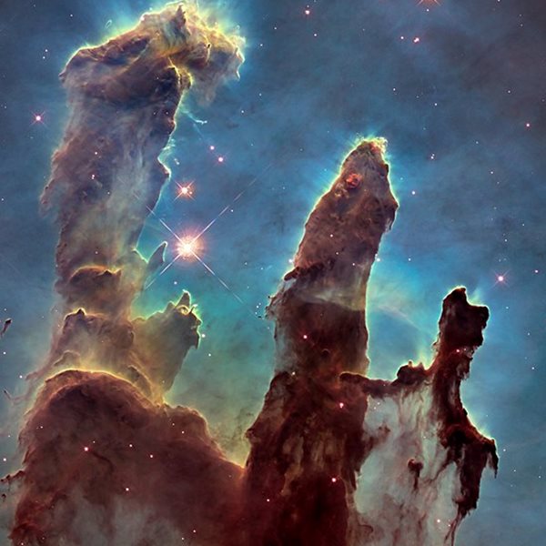 Οι Πυλώνες της Δημιουργίας μέσα από ένα τηλεσκόπιο