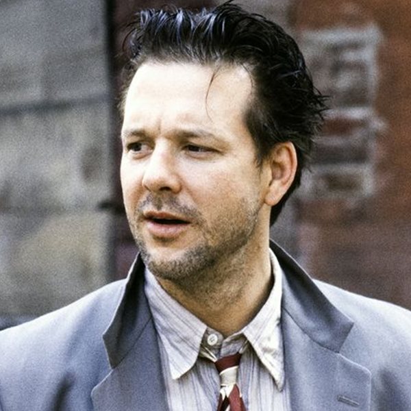 Ο Mickey Rourke ήταν ο βασιλιάς του boxy tailoring