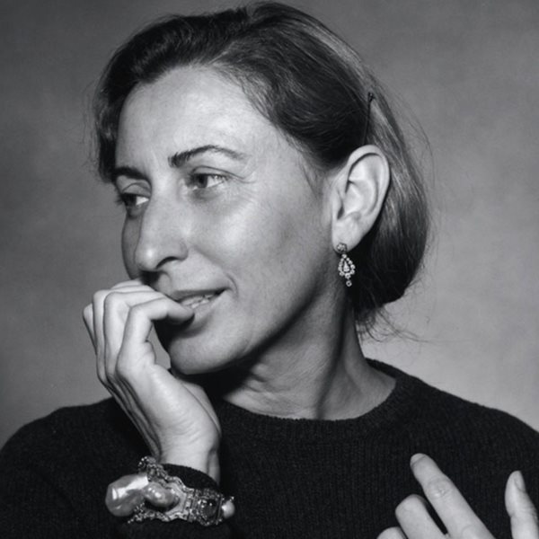 Miuccia Prada: Η γυναίκα που άλλαξε την αντρική μόδα
