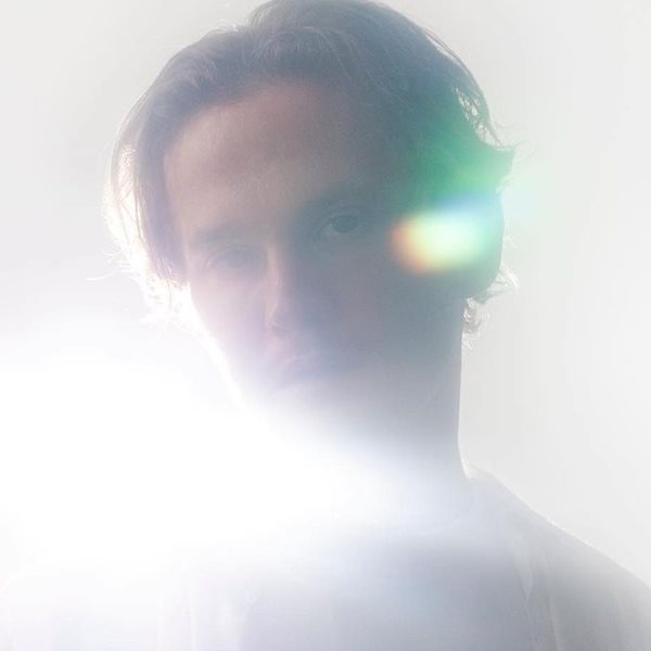 Ο David August έρχεται τον Μάιο στην Αθήνα