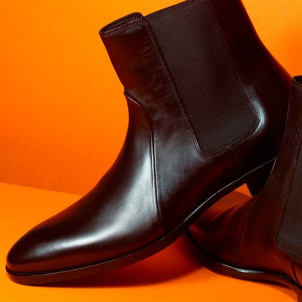 Η ροκ κομψότητα των Chelsea boots φοριέται καθημερινά