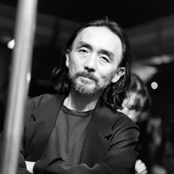 Ο Yohji Yamamoto σχεδίασε τις στολές της εθνικής ομάδας ποδοσφαίρου της Ιαπωνίας