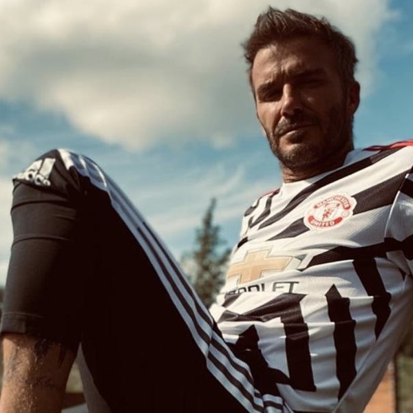 Μόνο στον David Beckham δείχνει στιλάτη η νέα φανέλα της Γιουνάιντεντ
