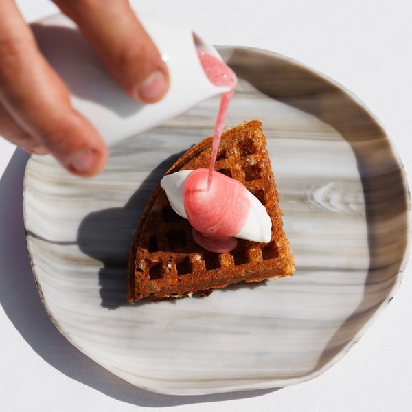 Στο Pelagos, το νέο μενού ταξιδεύει σε Σίφνο, Σαντορίνη και Νάξο