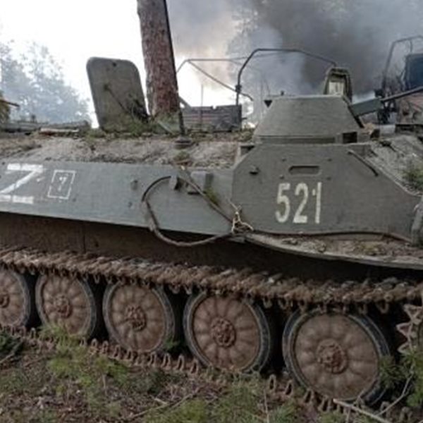 Το Κίεβο απαγορεύσει τη χρήση των ρωσικών στρατιωτικών συμβόλων "Z" και "V"