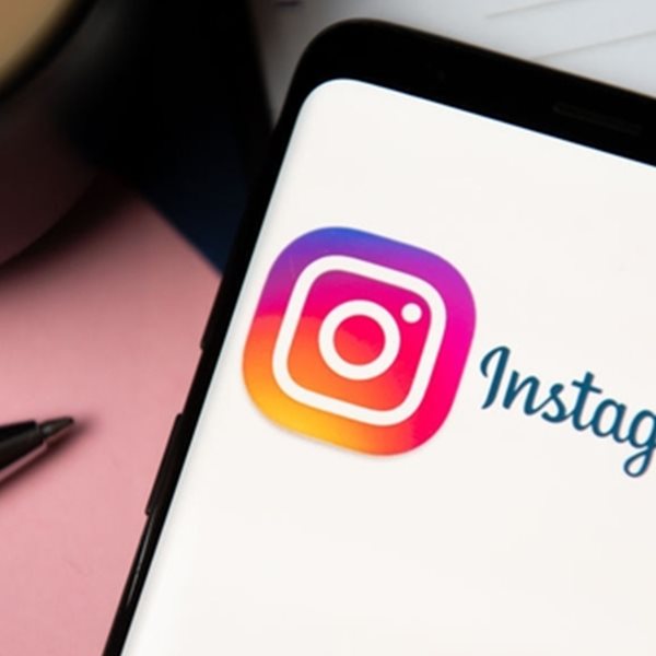 Αλλάζοντας το φόντο των stories στο Instagram βήμα βήμα