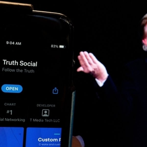 To κοινωνικό δίκτυο του Donald Trump παραπαίει