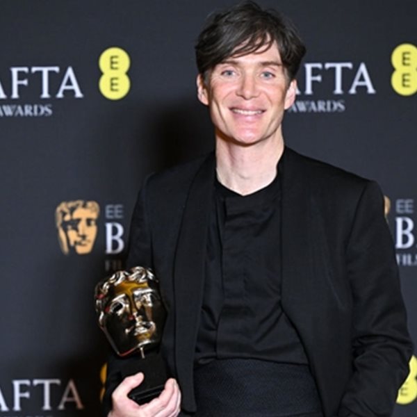 Σχεδόν κι εμείς συγκινηθήκαμε με τον λόγο του Cillian Murphy στα βραβεία BAFTA