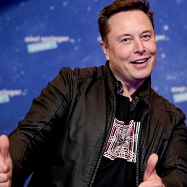 Ο Elon Musk τσακώνεται τώρα και με τον πρωθυπουργό της Ιρλανδίας