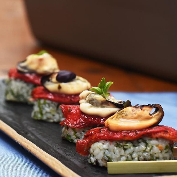 Nigiri-Μυδοπίλαφο, μία ξεχωριστή συνταγή από τον Δημήτρη Δημητριάδη