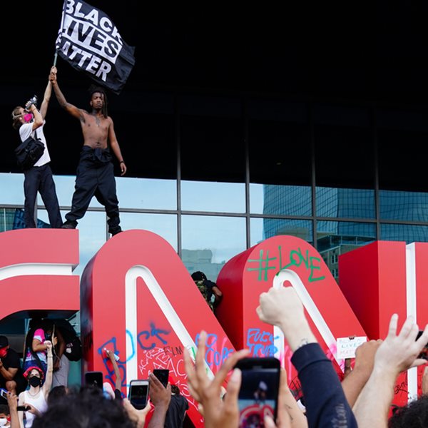 Στην Ατλάντα αστυνομικοί πυροβόλησαν φοιτητές με όπλο taser