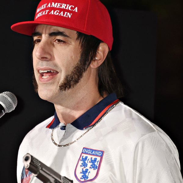 O Sacha Baron Cohen τρόλαρε άσχημα ακροδεξιό ακροατήριο σε συναυλία