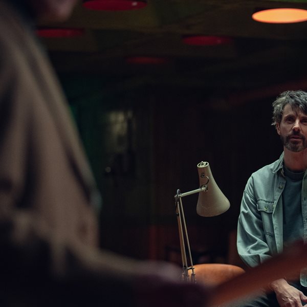 5 ενδιαφέρουσες ταινίες που ενέπνευσαν το Dept. Q του Netflix