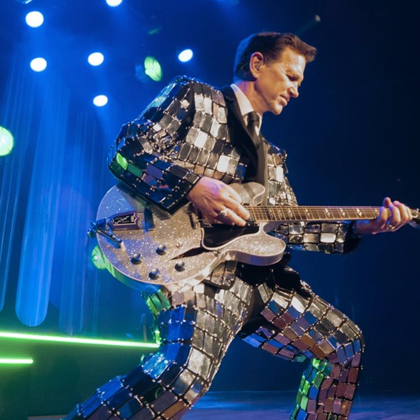 O Chris Isaak έρχεται για ένα special show στην Αθήνα