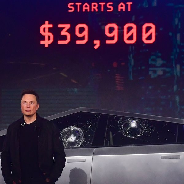 Ο Elon Musk εξωθεί τους εργαζόμενους της Tesla στο συνδικαλισμό