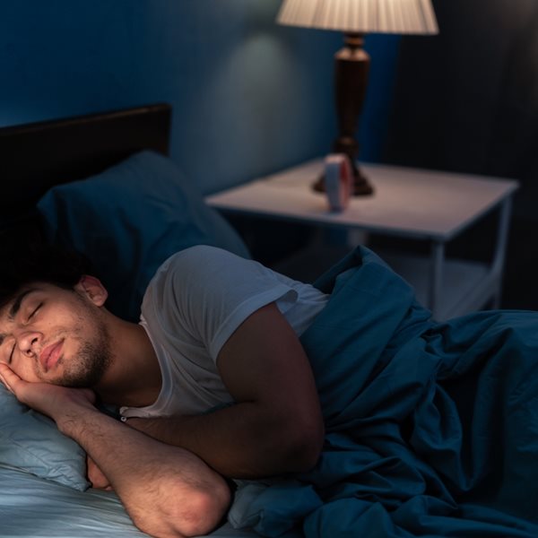 5 τρόποι για να χάνεις βάρος στον ύπνο σου