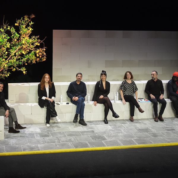 Πώς απαντάμε στην κρίση της δημοκρατίας;