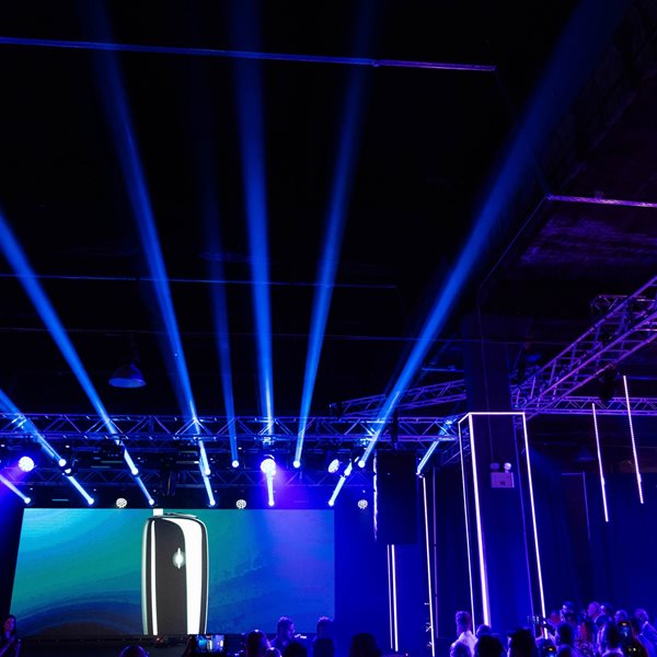 Όσα συνέβησαν στο εντυπωσιακό λανσάρισμα του Ploom στην Ελλάδα