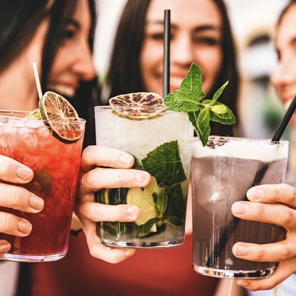 Τα food pairings για cocktails με βάση το καρπούζι, τη μέντα και τα berries που φέρνουν μια ανατρεπτική γευστική απόλαυση