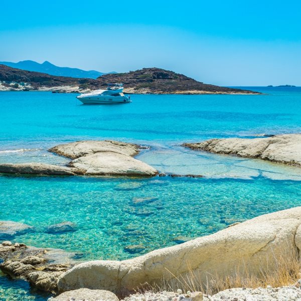 Η πιο καθαρή παραλία στον κόσμο