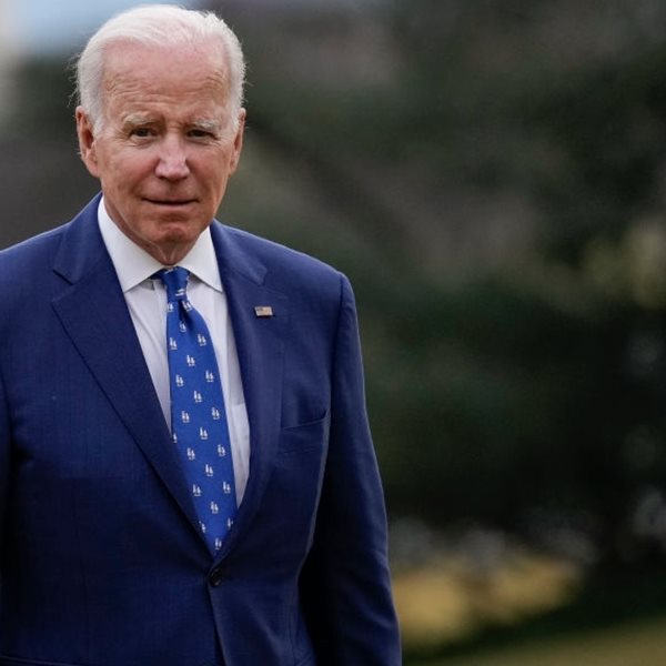 Job alert: O Joe Biden ψάχνει meme manager και πληρώνει ένα σκασμό λεφτά