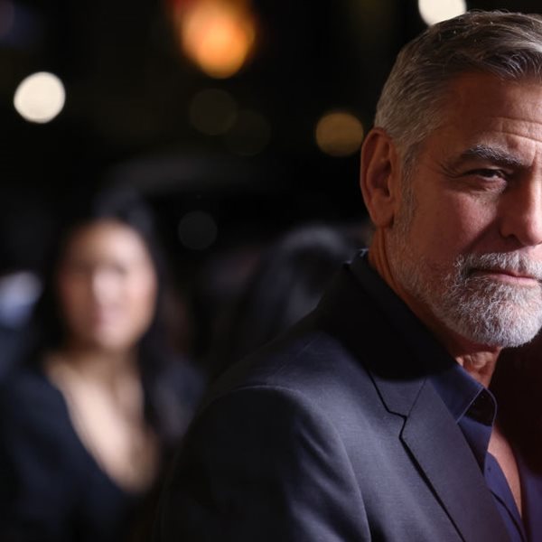 Μέχρι και ο George Clooney ζήτησε από τον Joe Biden να παραιτηθεί