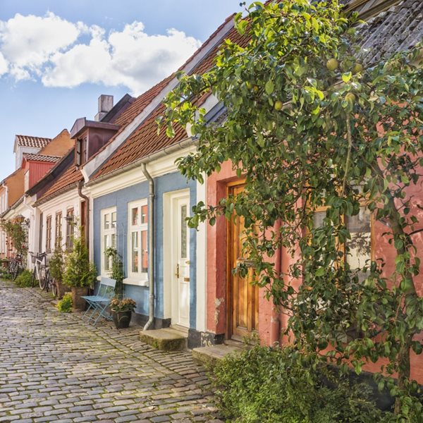 Αυτή η χώρα πρέπει να εγκρίνει το όνομα του παιδιού σου πριν το 'βαφτίσεις'