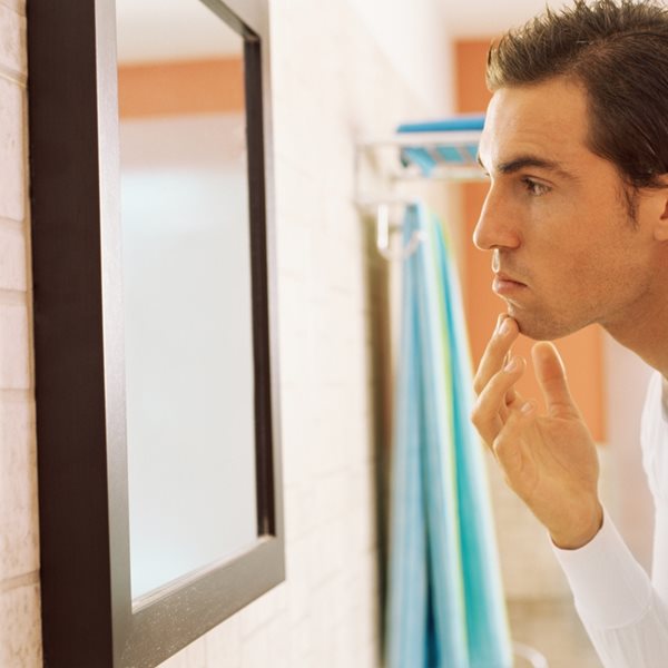 Απόκτησε ξανά τις νεανικές γωνίες του προσώπου σου