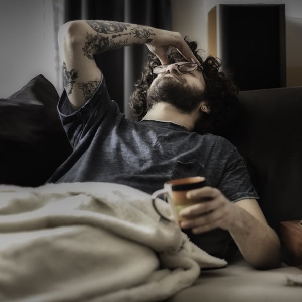 Οδηγός επιβίωσης από το πρωτοχρονιάτικο hangover