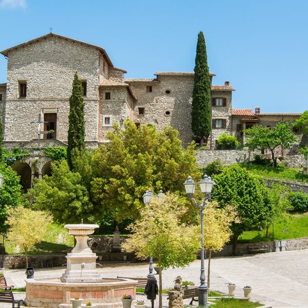 Greccio, το 'ελληνικό' χωριό στην Ιταλία όπου γεννήθηκαν τα Χριστούγεννα