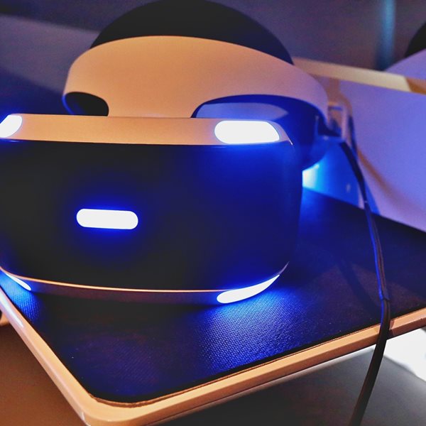 Μία πρώτη ματιά στη VR κάσκα του PlayStation 5