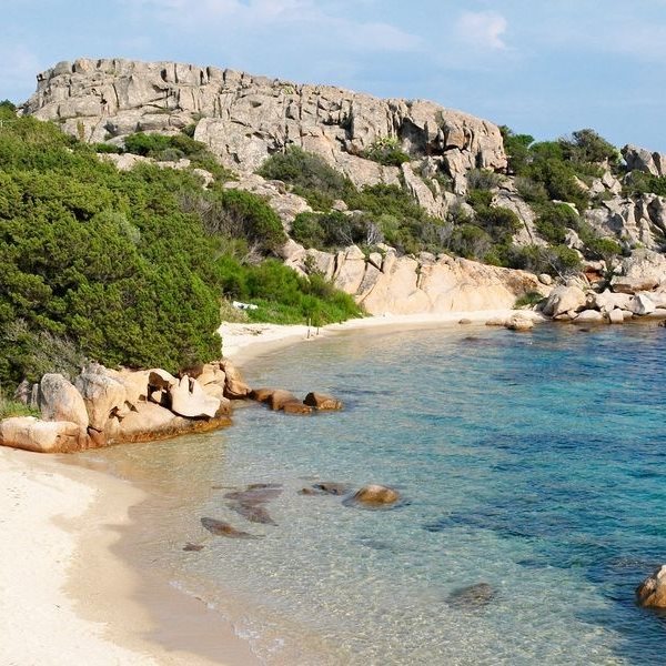 Περιοχή στη Σαρδηνία πληρώνει αδρά για να μετακομίσεις εκεί