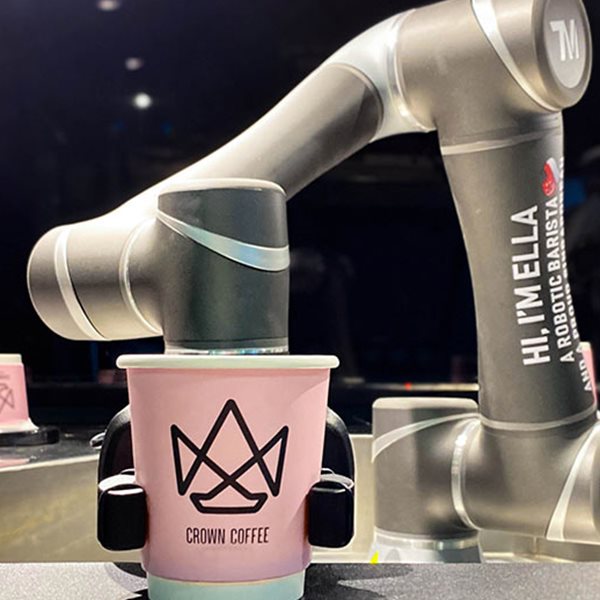 Γνωρίστε την ELLA, το πρώτο ρομπότ που φτιάχνει καφέ