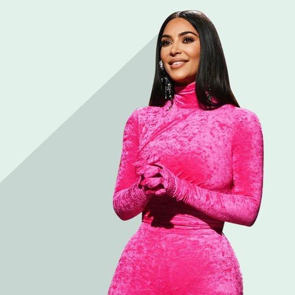 Η Kim Kardashian τρολάρει τις Kardashians