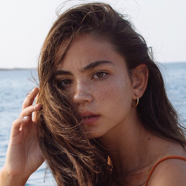 Η εξωτική ομορφιά της Christina Nadin