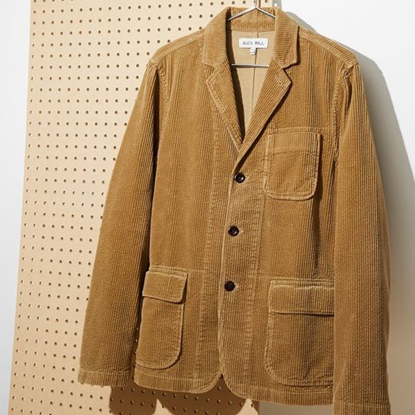 Μην υποτιμάς το κοτλέ σακάκι