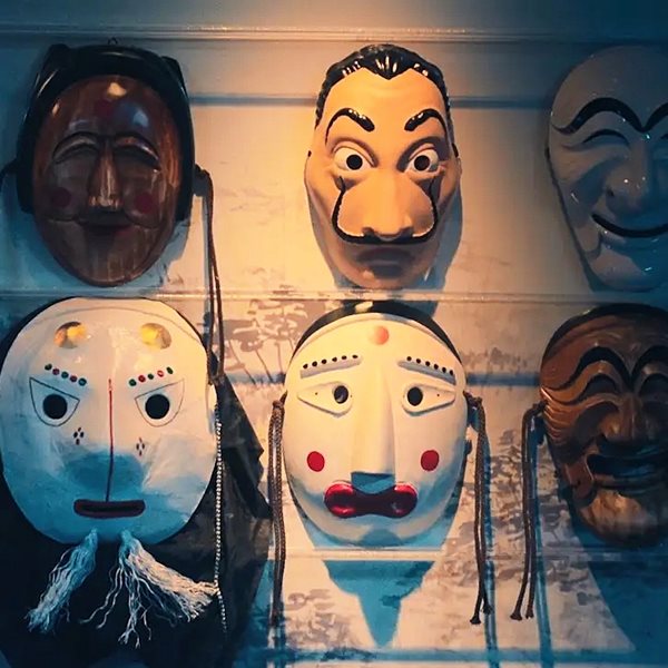 Τι ακριβώς είναι το κορεάτικο La Casa de Papel;