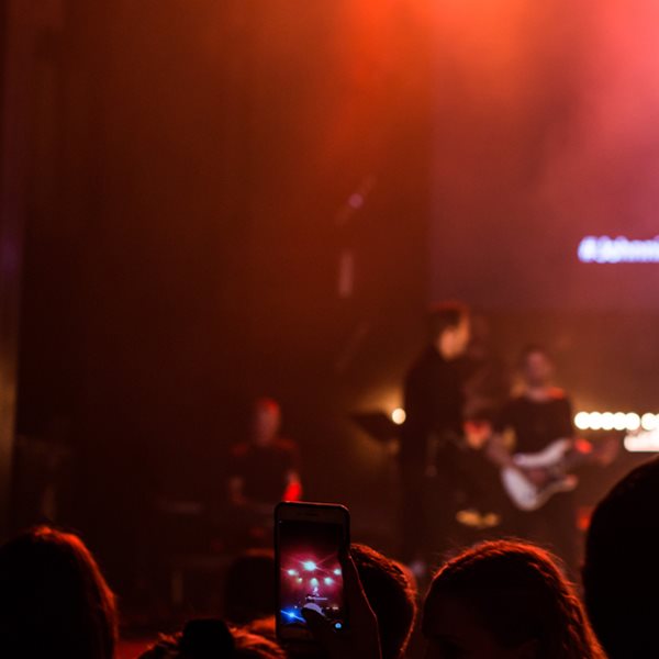 Johnnie Walker Keep Walking Together Tour: Αγαπημένα μπαρ της πόλης υποδέχονται νέους καλλιτέχνες