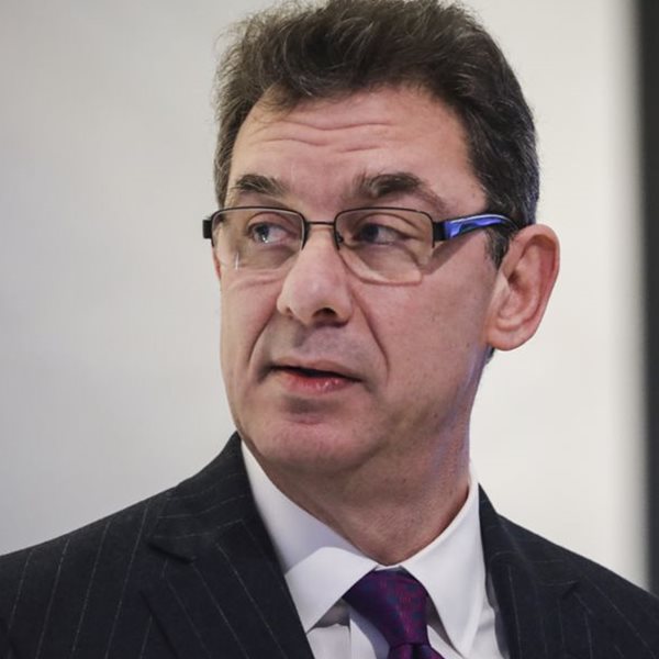 Ο λόγος που ο Albert Bourla της Pfizer έφυγε από την Ελλάδα