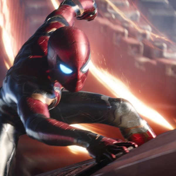 Σειρά για την άτυπη κόντρα μεταξύ Marvel και DC ετοιμάζουν οι αδερφοί Russo