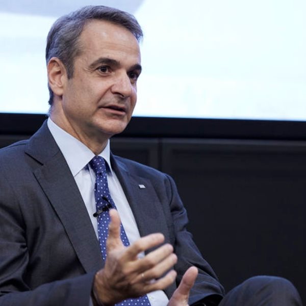 Οι σκόπελοι του Μητσοτάκη στο γάμο των ομόφυλων ζευγαριών